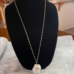 Elegant Gold Necklace with White Pendant